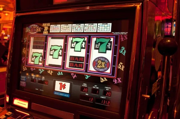 Live-dealer and slot engagement metrics on leaderboard